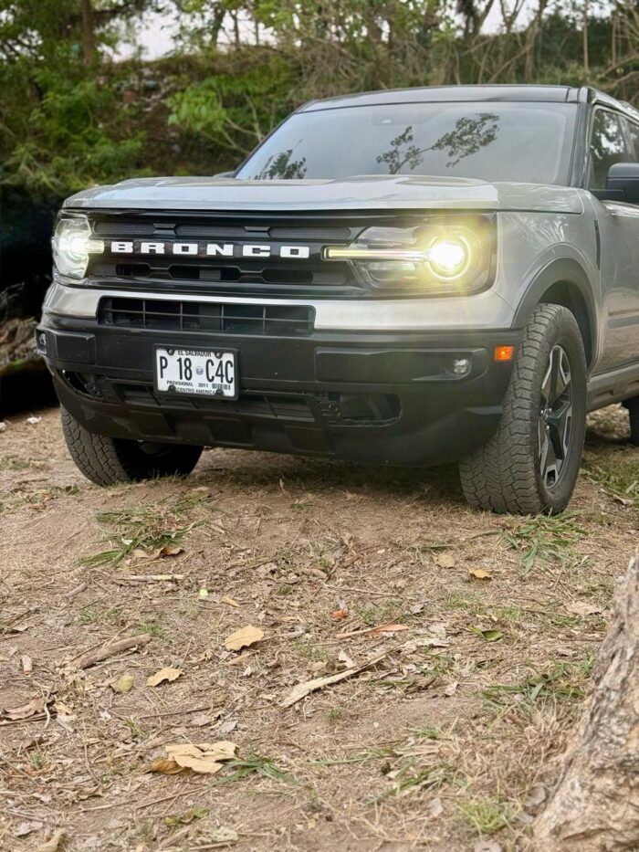 CAMIONETA BRONCO 4X4 - Imagen 4