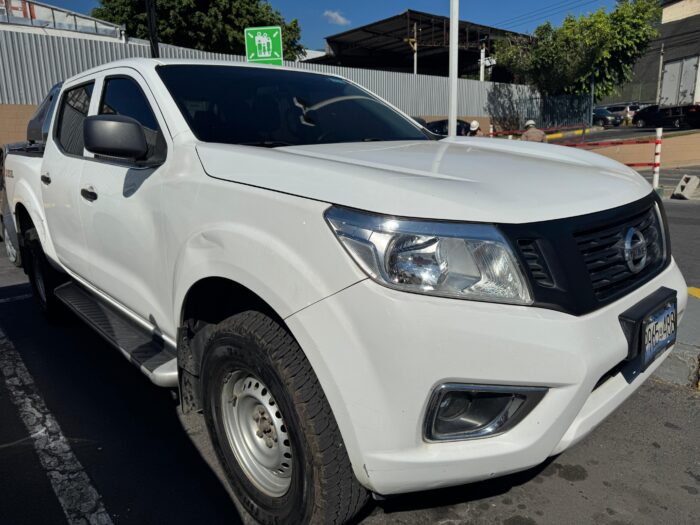 NISSAN FRONTIER 2021 ESTANDAR  4x4 - Imagen 4